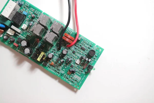 Strömförsörjning Modernt Kretskort Med Elektroniska Komponenter Med Transistor Kretskortsdetaljer Elektroteknik — Stockfoto