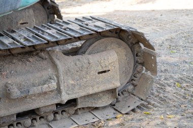 Kazı ekipmanları bakım alanı makro görüntü açık hava çevresi yer seviyesi ağır makineler