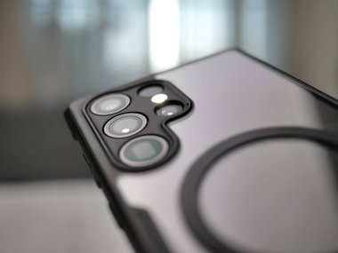 Akıllı telefon kamerası modern ofis ürünü fotoğrafçılığı minimal tasarım makro görüş teknolojisi yeniliği