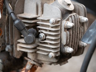 Motor bileşeni teftiş atölyesi mekanik kısmı kapatma görüntü mühendisliği bakım ve onarım konsepti