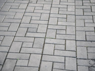 Şehir kaldırım tasarımı beton desenli şehir sokakları mimari detaylar kentsel çevre zemin perspektifi modern estetik