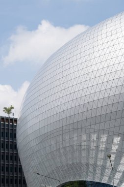 Dinamik mimari tasarım modern şehir görüntüsü gösterimi kentsel çevre yakın plan yenilikçi yapı seo etkisi için