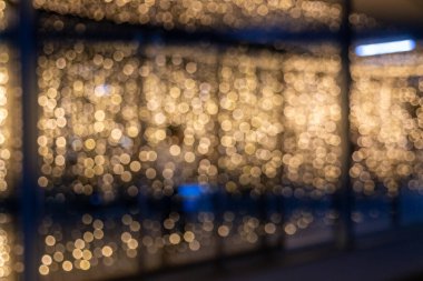 Şenlik ışıkları kentsel alan soyut fotoğrafçılığını aydınlatılmış çevre gece görüşünü tatil ruhuyla gösterir