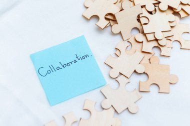 İş işbirliğinin geliştirilmesi takım çalışması ofis ortamının gücü görsel içerik yaratıcılığı problem çözme