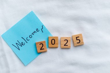 2025 ofis için yeni yıl iş planlama stratejileri Dijital kaynaklar işbirlikçi çevre ileri görüşlü perspektif