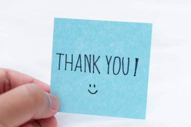 Ticari minnettarlık notu kişisel dokunuşlar. Sakin ol. El ele tutuşma perspektifi.