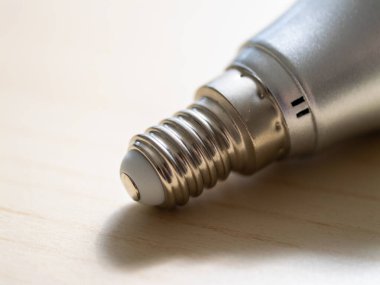 Modern ampul soketi stüdyo ürün fotoğrafçılığında yenilikçi ışıklandırma