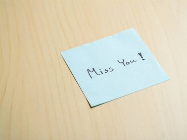 Merkez ofis, minimalist dijital bir enstantane ile duygusal bağlantı kuruyor