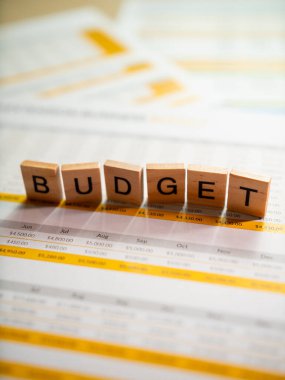 İş büyümesi için bütçe planlama stratejilerinin havadan görüşü