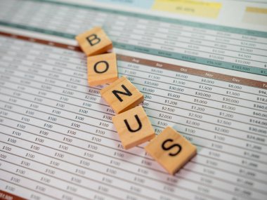 İş yeri teşviklerinin araştırılması, çalışanların motivasyon stratejilerinin mali genel değerlendirmesi