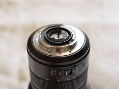 Bu kadar büyüleyici bir kamera merceğinin karmaşık dizaynını ve mekaniğini keşfedin..