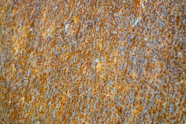 Pas desenlerinin güzelliğini keşfedin. Metal sergileniyor. Sanayi ortamında sanatsal özellikler sergileniyor..