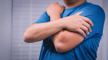 Kendi kendine masaj tekniklerini öğren. Vücut ağrısını dindir ve sağlık ve sağlığını arttır..