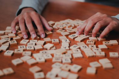 İşbirlikçi öğrenme ve yaratıcılık yoluyla etkili iş stratejileri geliştirme yaklaşımı.