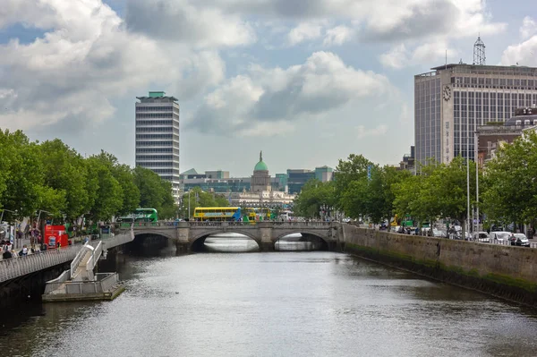 Dublin Irlanda Agosto 2023 Skyline Cidade Longo Rio Liffey Visto Fotos De Bancos De Imagens