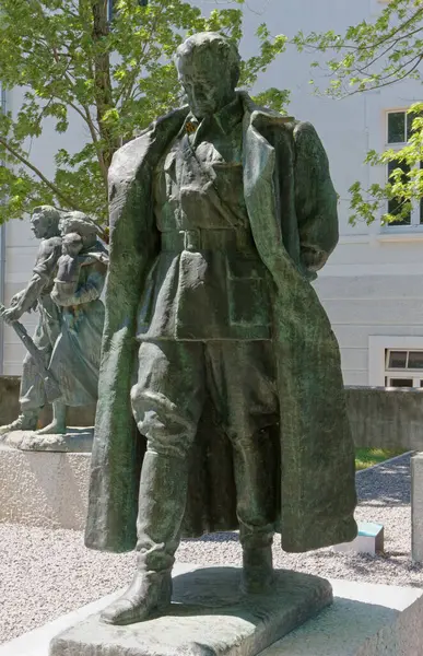 斯洛文尼亚皮夫卡 2023年6月25日 军事史公园铁托元帅铜像 图库图片