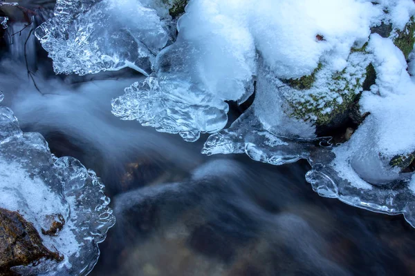 Гірський Потік Взимку Лід Річці — стокове фото