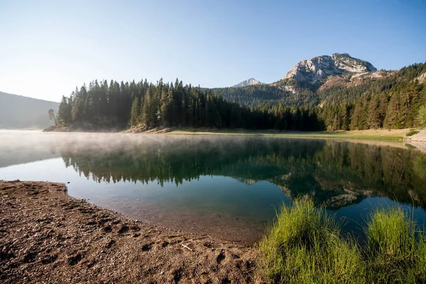 Beautiful Morning Mountain Lake — Stockfoto