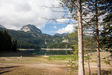 Kara Göl 'ün güzel manzarası. Konum Ulusal Park Durmitor, Zabljak, Karadağ, Avrupa. 