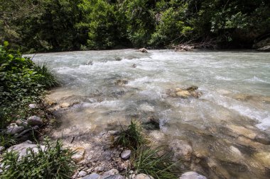 Efsanevi Acheron Nehri Yunanlılar ve manzaralar için çok önemlidir.