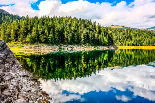 Ein Schöner See Den Bergen Hdr Bild Hoher Dynamikumfang — Stockfoto