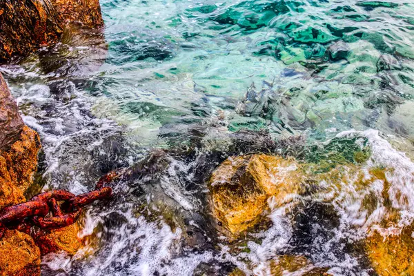 海岸のある美しい海の波 Hdr イメージ ダイナミック レンジ — ストック写真