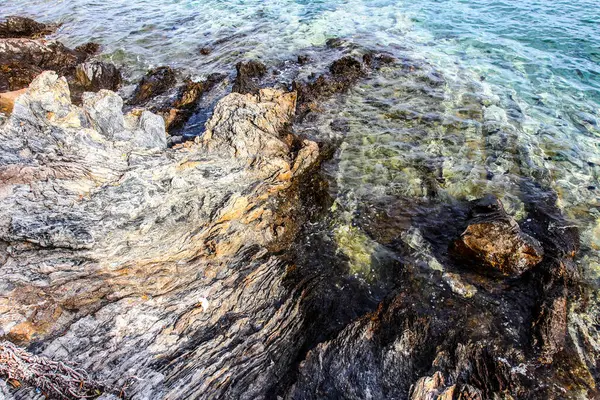 Kumsaldaki Deniz Taşları Deniz Manzarası Hdr Resmi Yüksek Dinamik Aralık Telifsiz Stok Imajlar