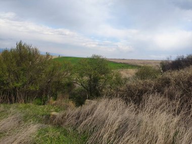 Steppe manzarası, muhteşem manzara, güzel bulutlar.