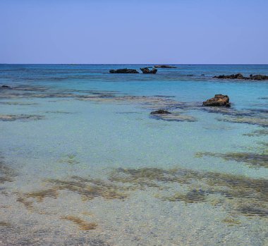 Pembe kum Girit, Yunanistan ile Elafonissi plaj