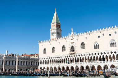 Venedik 'teki kanal manzarası Palazzo Ducal ile