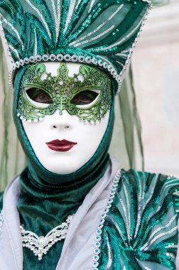 Venedik, İtalya - 28 Şubat 2025 Venedik Karnavalı Maskeleri