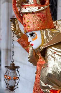 Venedik, İtalya - 28 Şubat 2025 Venedik Karnavalı Maskeleri