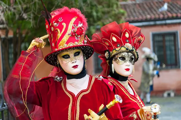 Venedik, İtalya - 28 Şubat 2025 Venedik Karnavalı Maskeleri