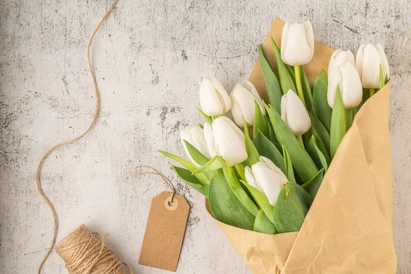 Fehér Tulipán Csokor Fehér Háttérrel Másold Helyet Húsvét Felülnézet — Stock Fotó