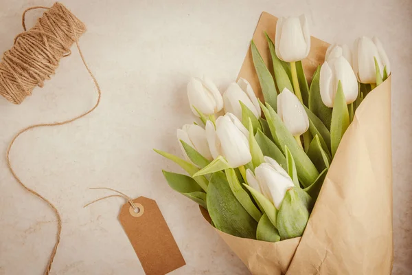 Fehér Tulipán Csokor Fehér Háttérrel Másold Helyet Húsvét Felülnézet — Stock Fotó