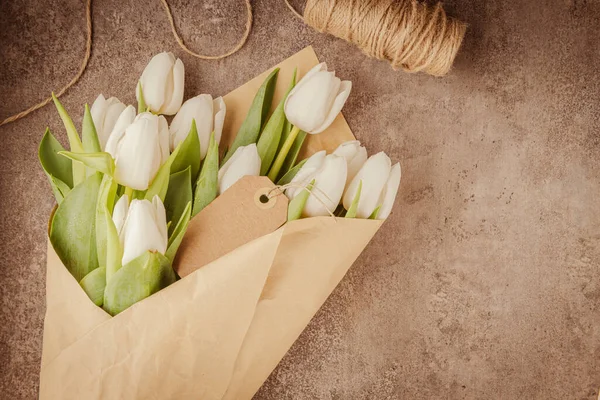 Fehér Tulipán Csokor Szürke Háttérrel Másolja Helyet Húsvét Felülnézet — Stock Fotó