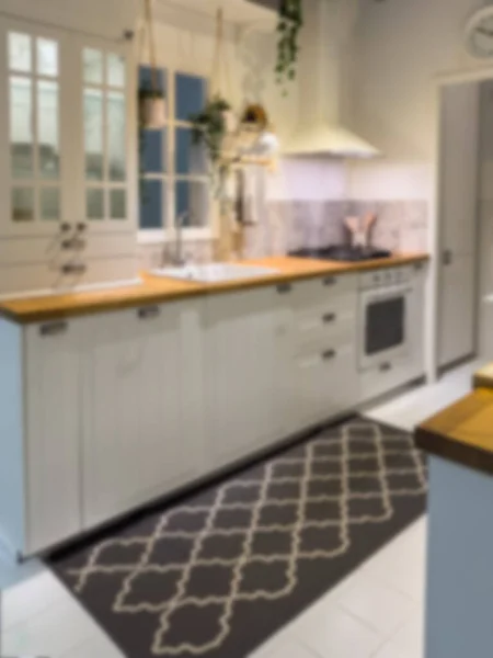 家用厨房与光散景的模糊的背景 — 图库照片