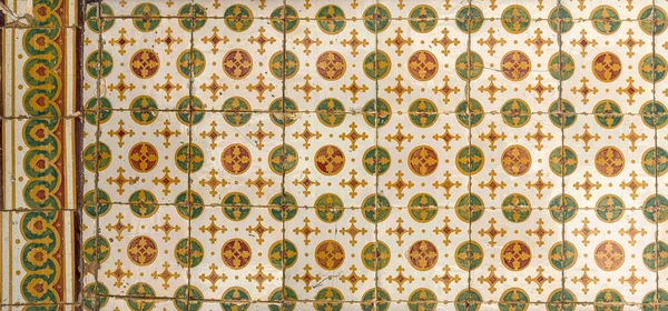 Traditional Green Yellow Ornate Portuguese Decorative Tiles Azulejos — 스톡 사진