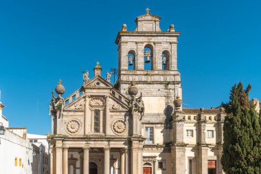 Evora 'daki Igreja da Graca Kilisesi' nin cephesi. Alentejo Portekiz.