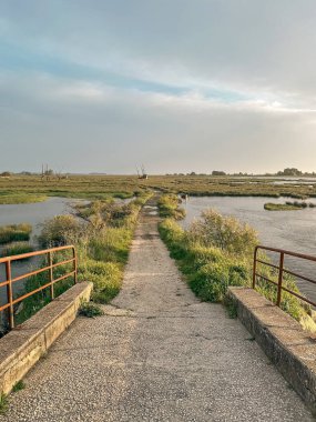 Gün batımı görünümü'Ria de Aveiro, Ovar, Portekiz