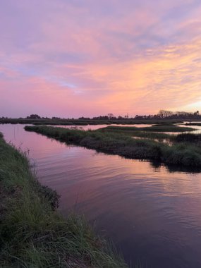 Gün batımı görünümü'Ria de Aveiro, Ovar, Portekiz