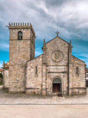 Caminha 'nın Ana Kilisesi, Viana do Castelo bölgesi. Caminha 'daki Gotik kilise, Portekiz' in kuzeyi.