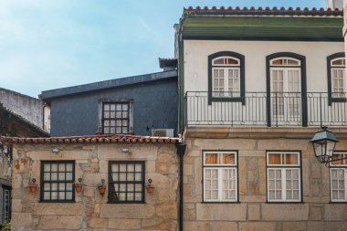 Tipik cephe Ponte de Lima, Portekiz Mahallesi'nde eski bir ev.