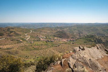 Castelo Melhor in miradouro de Sao Gabriel 'in hava manzarası, Vila Nova de Foz Coa, Portekiz