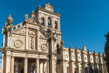 Evora 'daki Igreja da Graca Kilisesi' nin cephesi. Alentejo Portekiz.