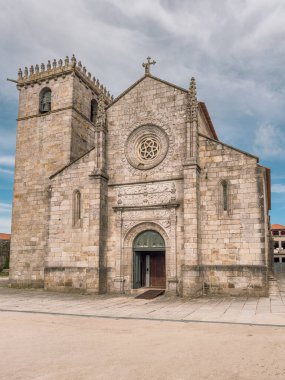 Caminha 'nın Ana Kilisesi, Viana do Castelo bölgesi. Caminha 'daki Gotik kilise, Portekiz' in kuzeyi.