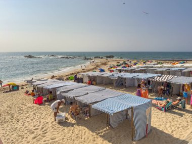Mindelo, Portekiz - 19 Ağustos 2024: Mindelo plajı. Vila do Conde Coast ve Mindelo Ornithological Reserve, Portekiz Bölgesel Koruma Alanı