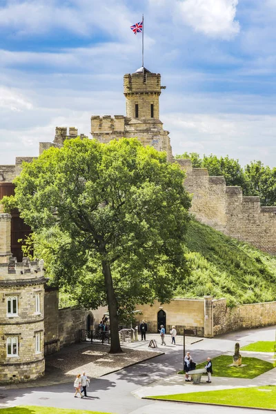 July 2019 Lincoln Castle Grounds Tourists Sightseeing Beautiful Tree Full Stock Image
