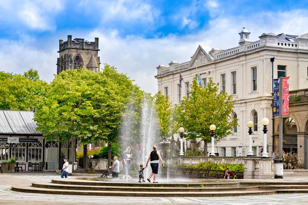 July 2019 Southport Merseyside Mother Toddler Fountain Lord Street Bright Stock Photo
