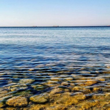 Sahilde güzel deniz dalgaları